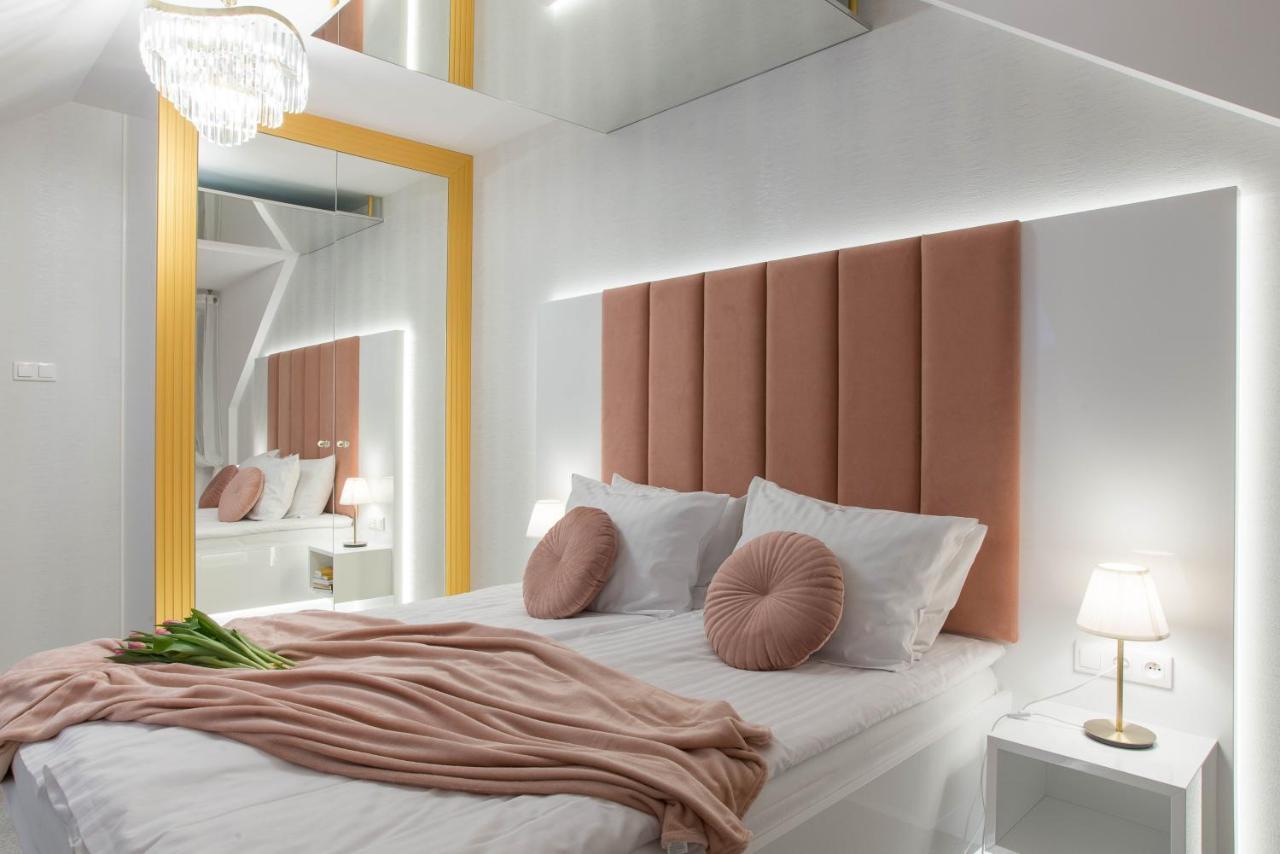 Hotel Nowodwory Цехановец Экстерьер фото