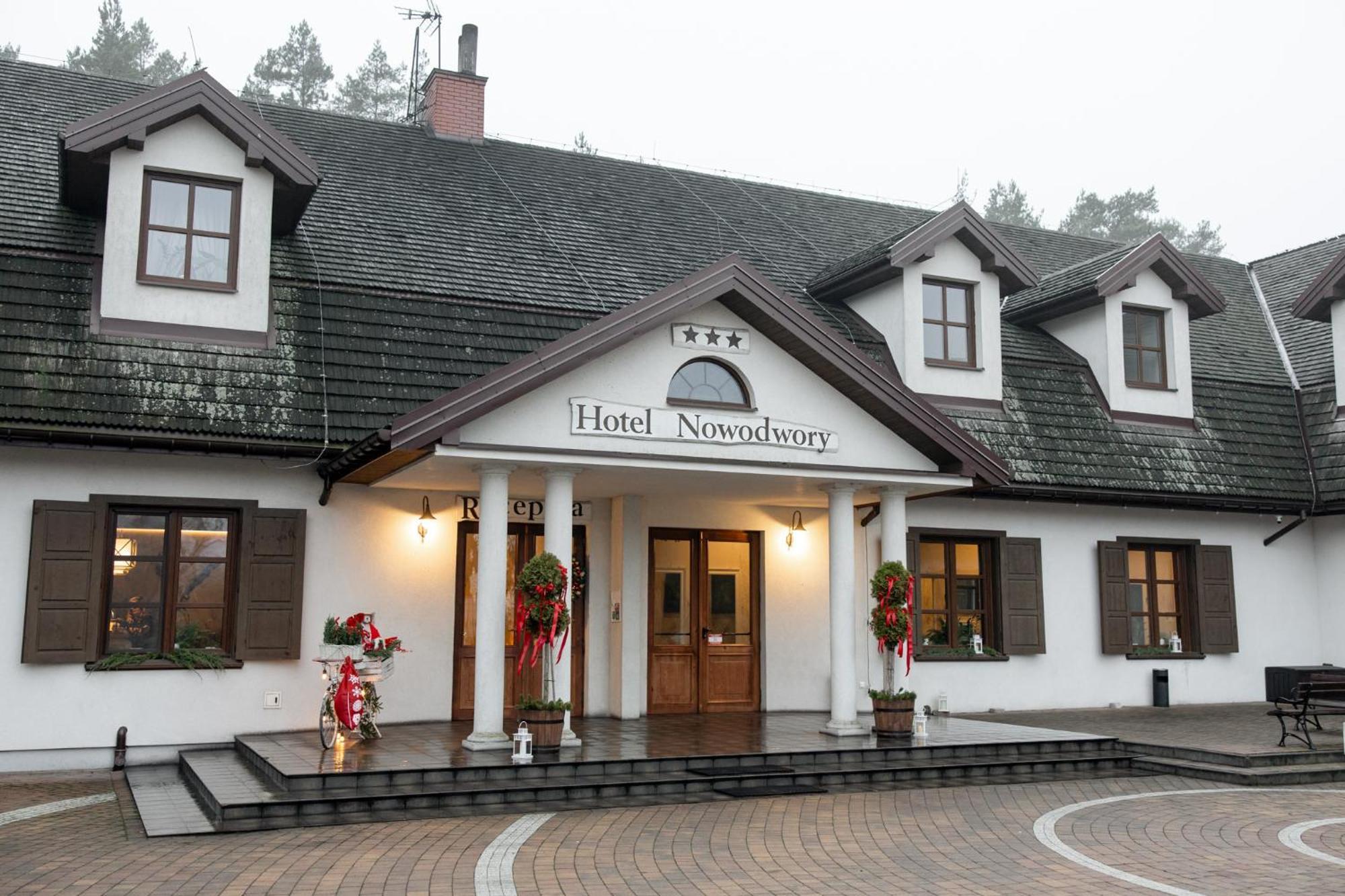 Hotel Nowodwory Цехановец Экстерьер фото
