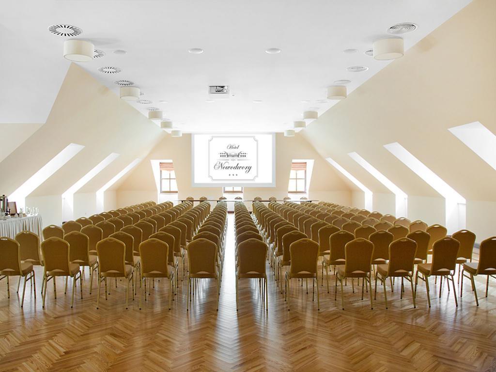 Hotel Nowodwory Цехановец Экстерьер фото