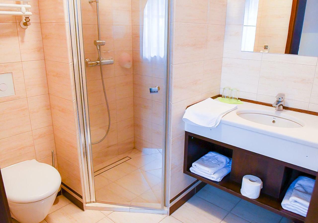 Hotel Nowodwory Цехановец Экстерьер фото