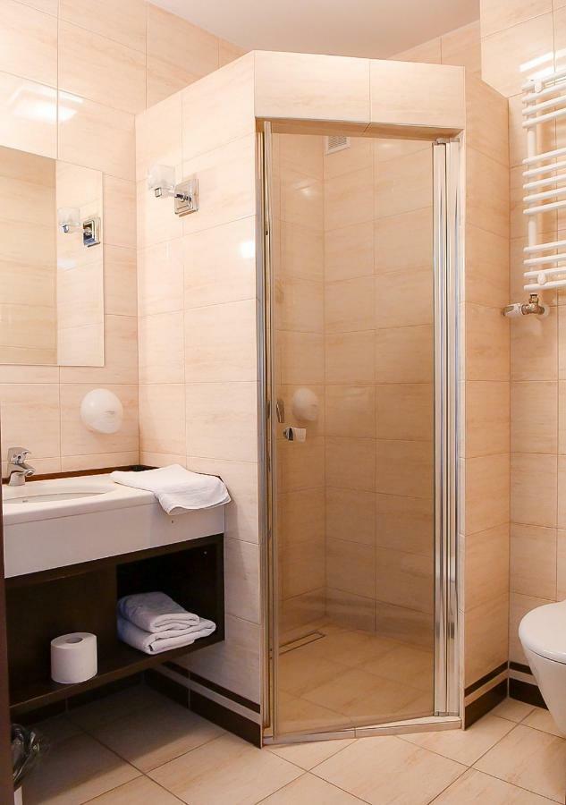 Hotel Nowodwory Цехановец Экстерьер фото