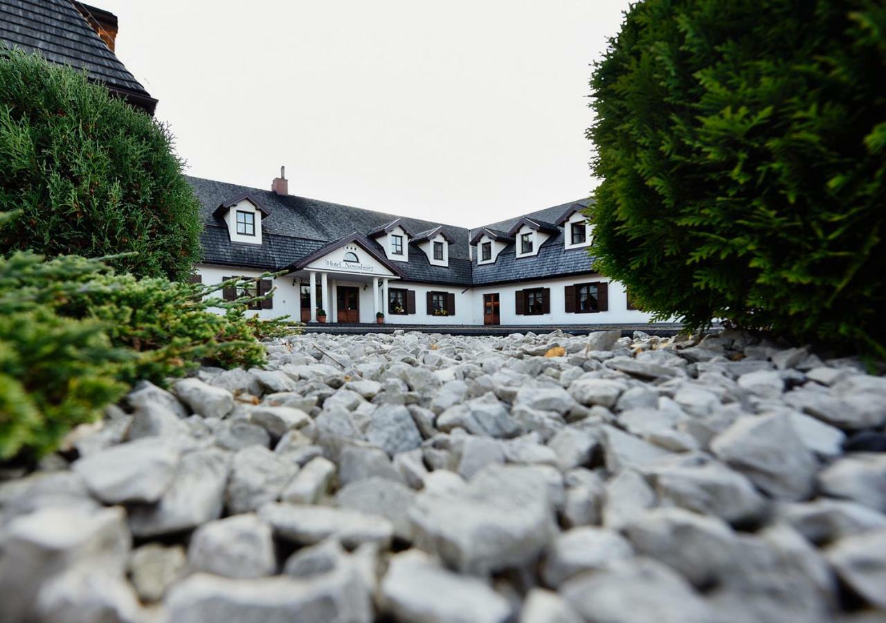 Hotel Nowodwory Цехановец Экстерьер фото