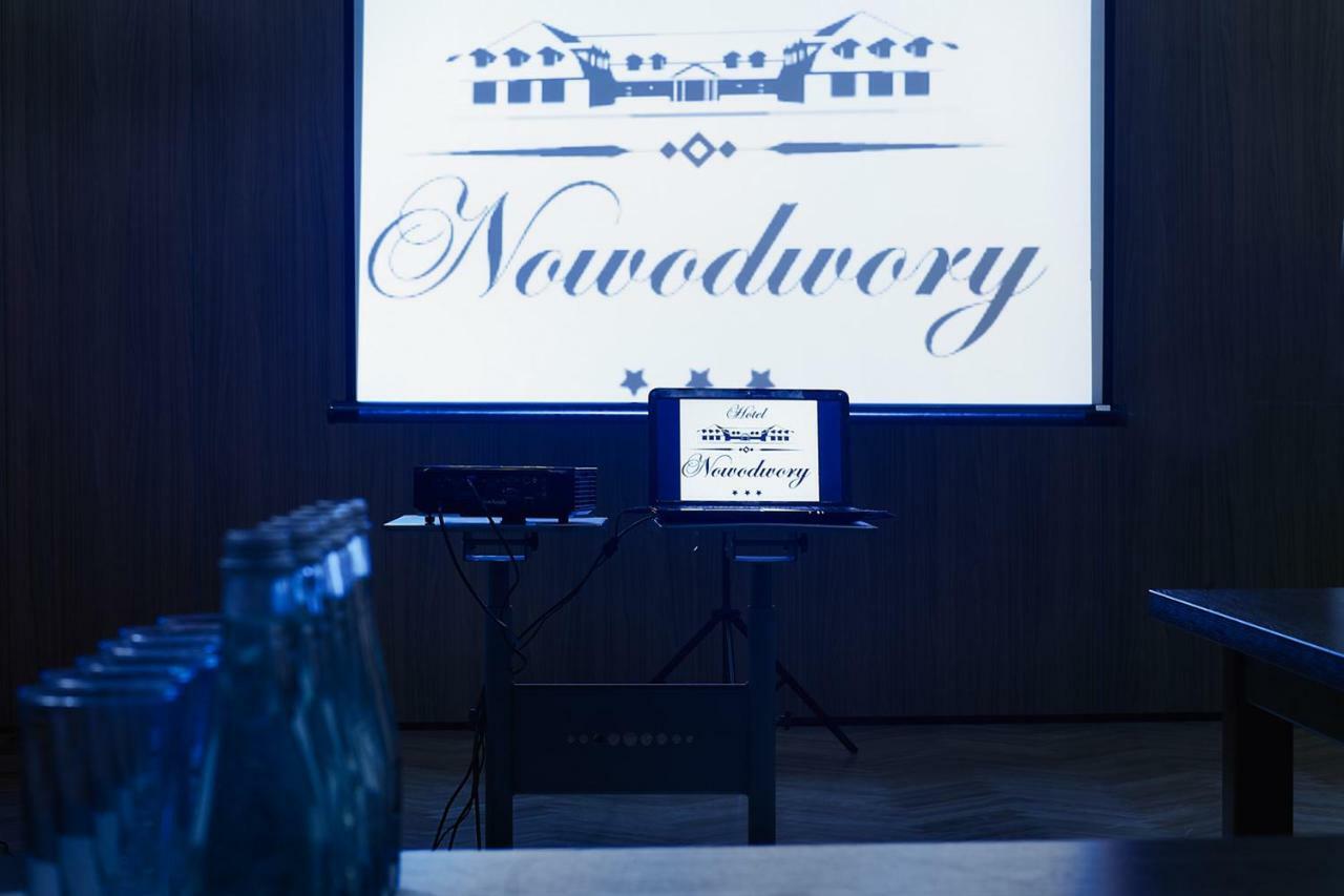 Hotel Nowodwory Цехановец Экстерьер фото